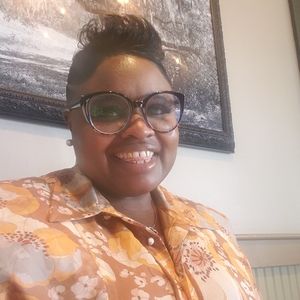 Meet your Posher, Lashundre